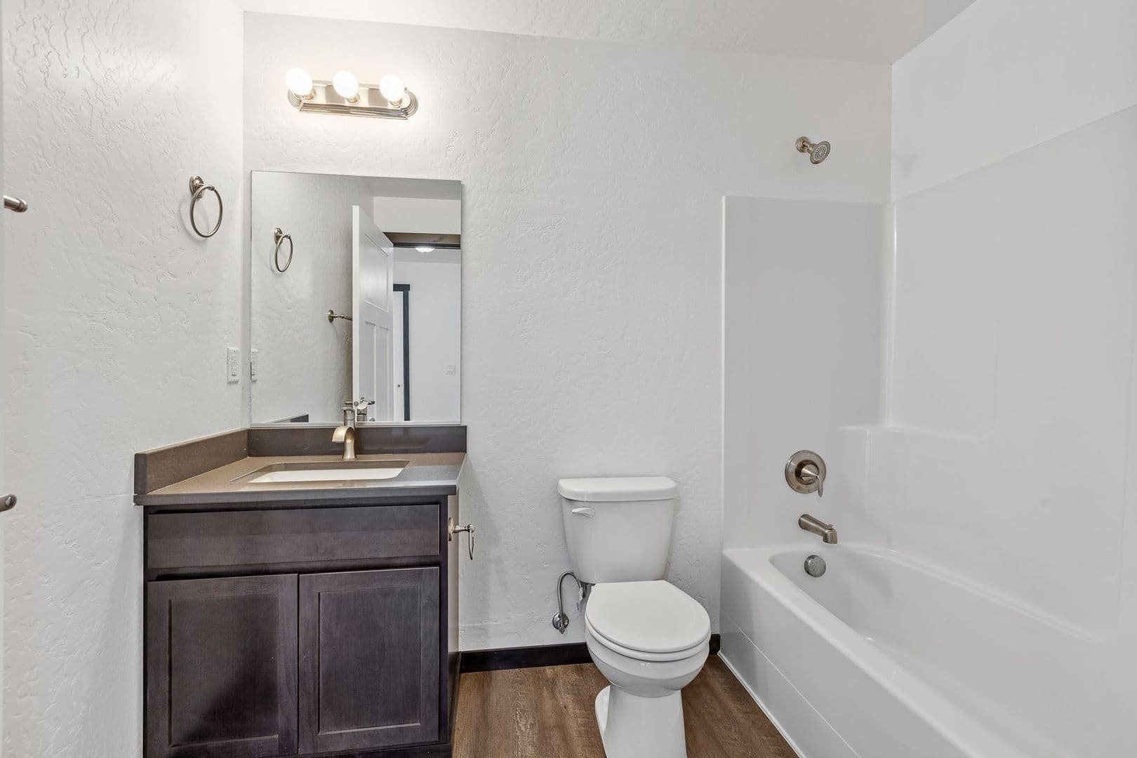 CDA Apartment: 128 W Neider