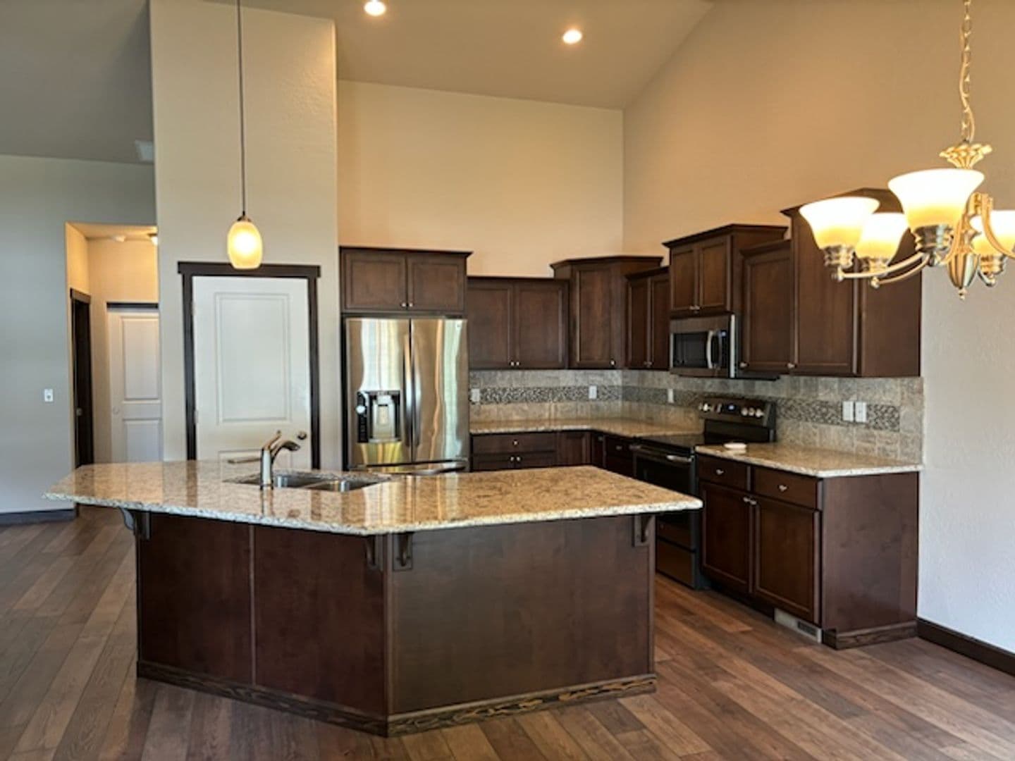 CDA House: 1485 W Chestnut Way