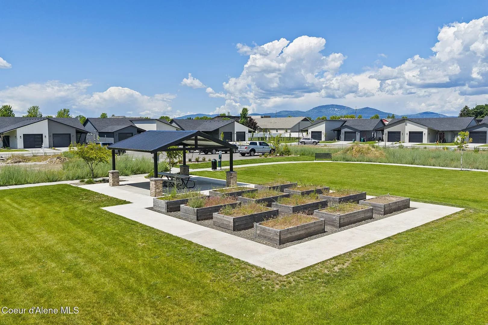 CDA Townhome: 7801 N. Mocha Lp.