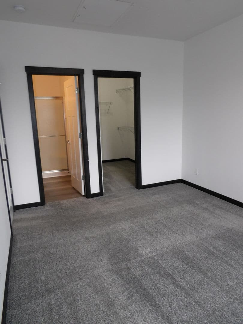 Hayden Apartment: 98 E Hayden Ave.