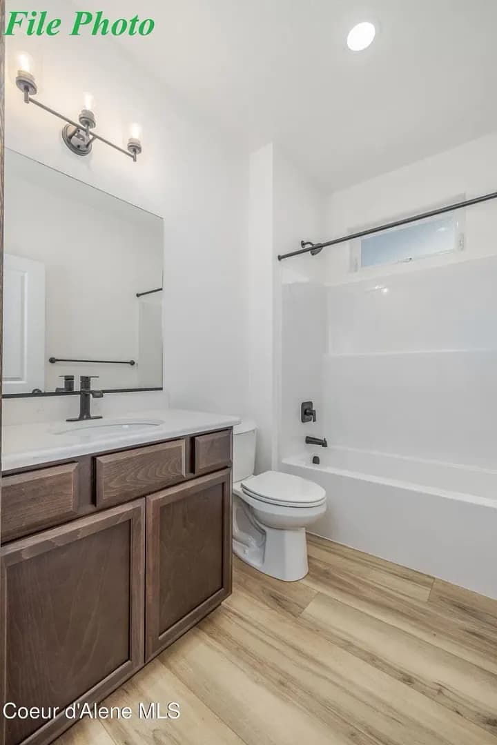 CDA Townhome: 7801 N. Mocha Lp.