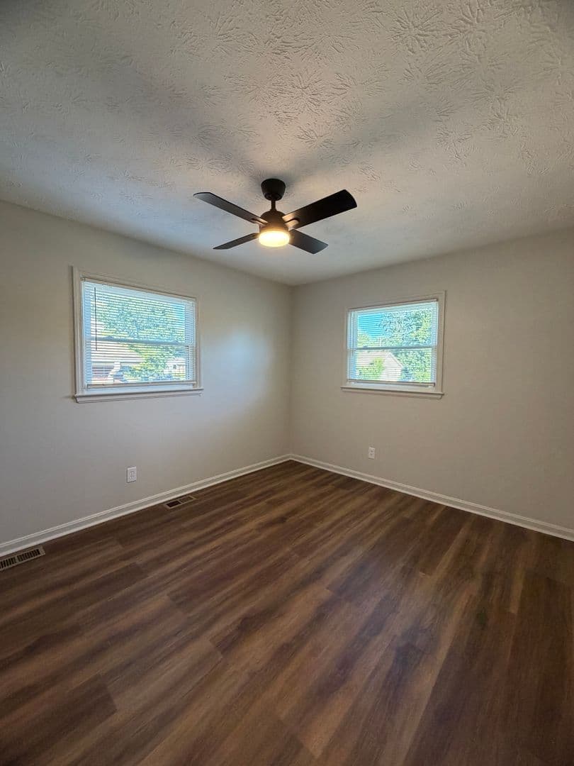 Lexington House: 2120 Sage Road