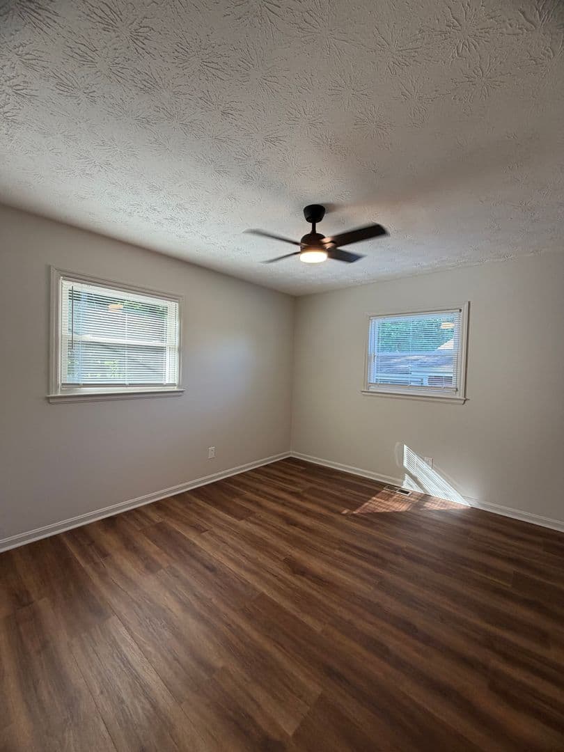 Lexington House: 2120 Sage Road