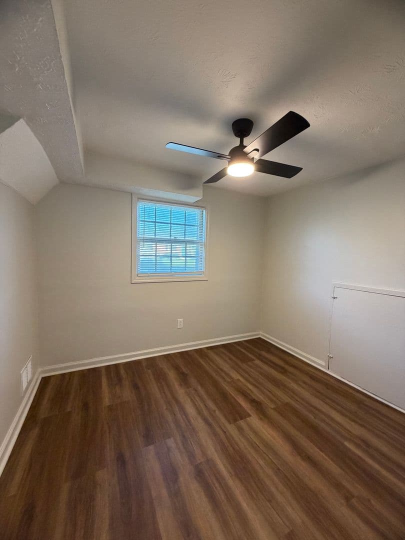 Lexington House: 2120 Sage Road