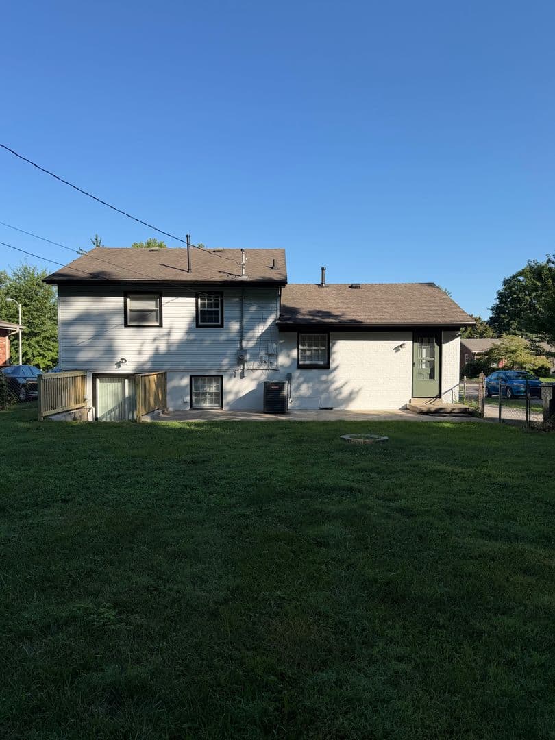 Lexington House: 2120 Sage Road