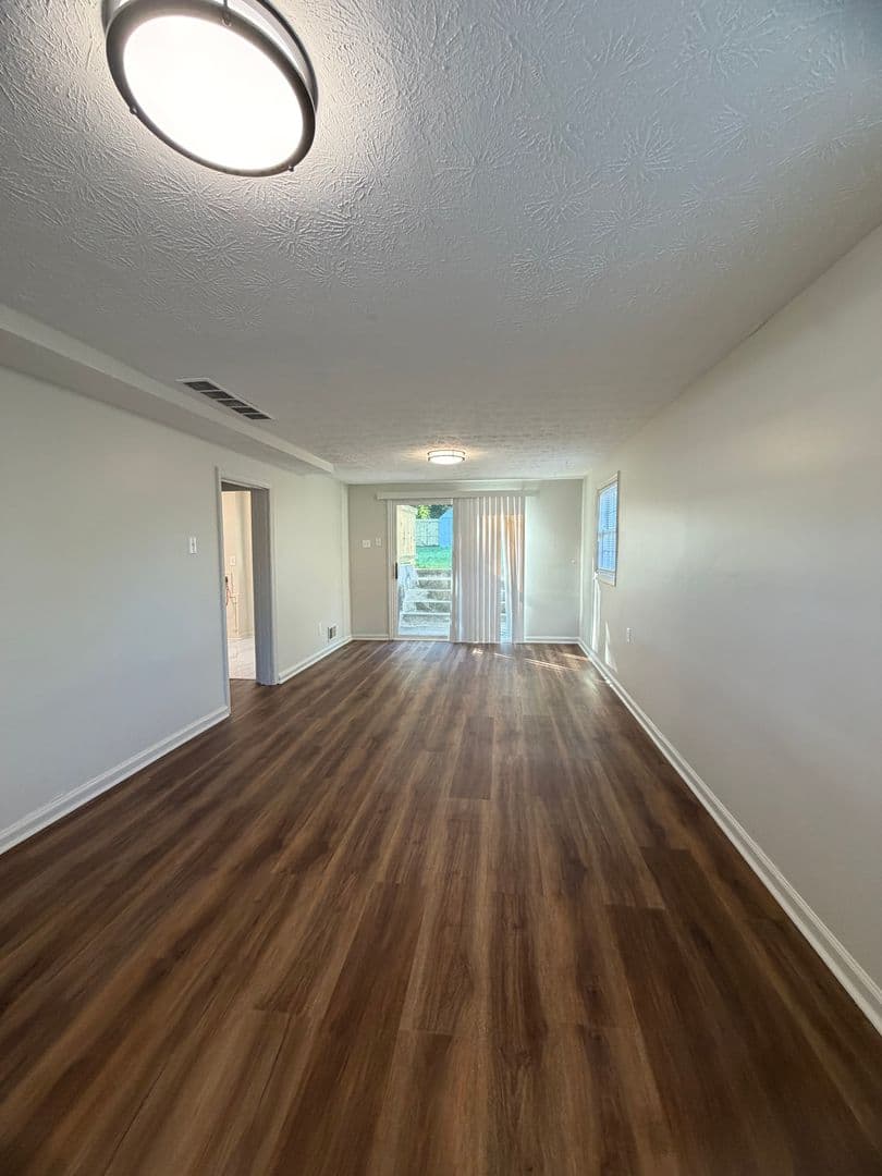 Lexington House: 2120 Sage Road