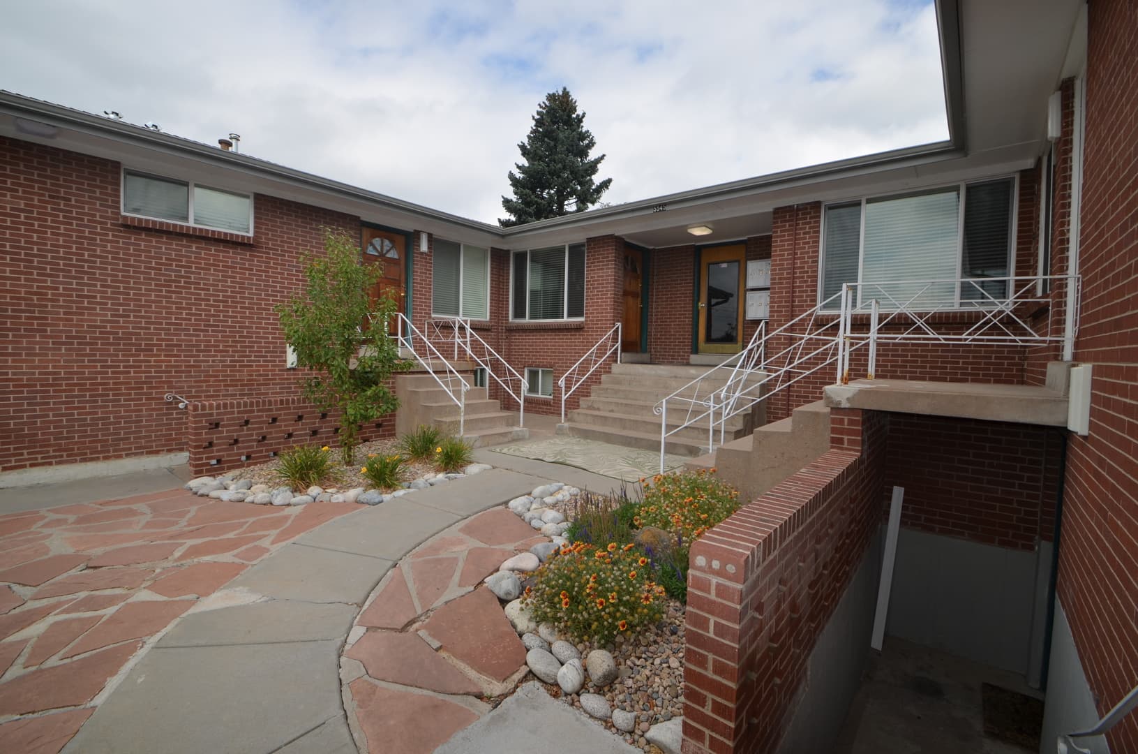 Denver Apartment: 5545 E Yale Ave