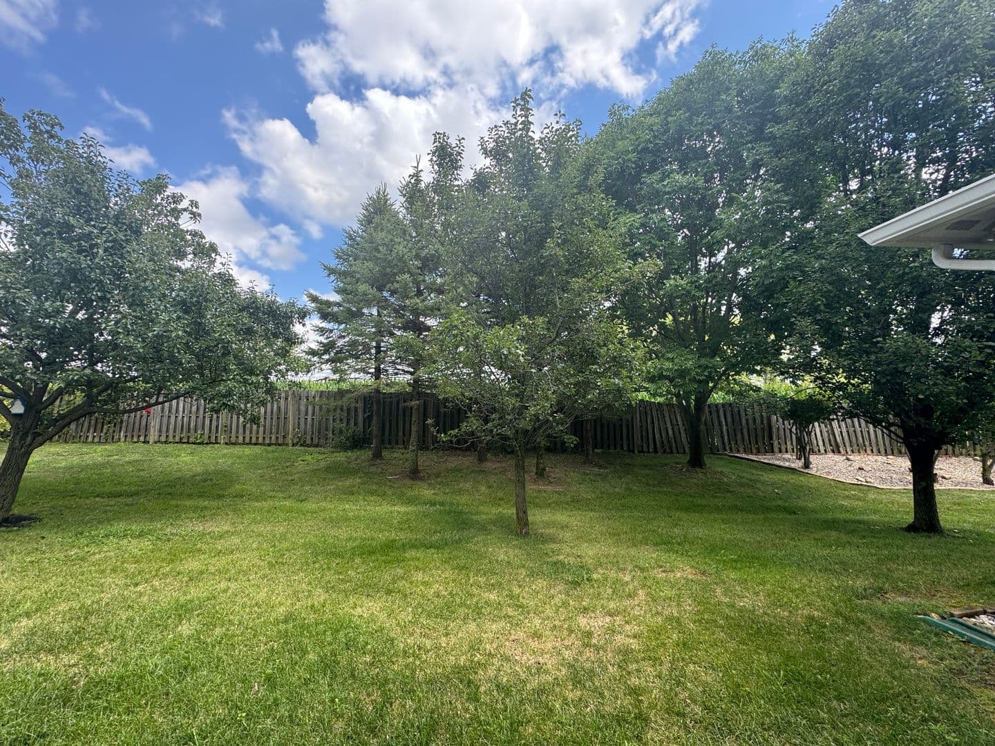 Whiteland House: 581 Beehler Dr.