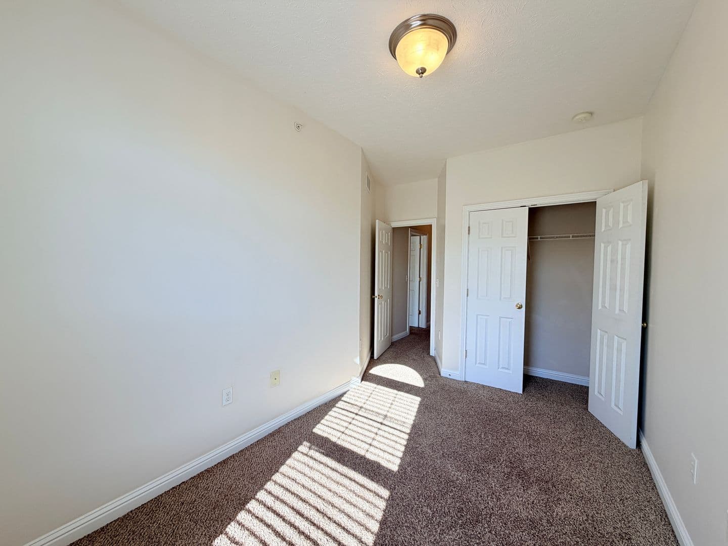 Greenwood House: 1471 Autumn Oak St