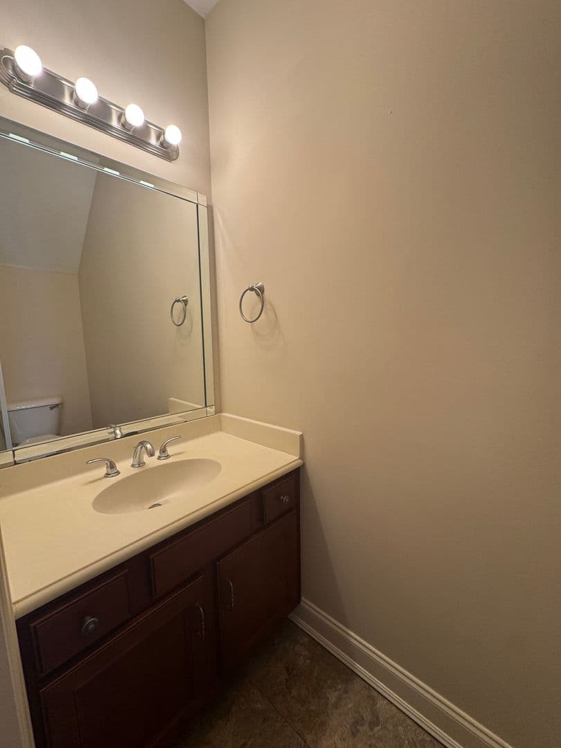 Whiteland House: 581 Beehler Dr.
