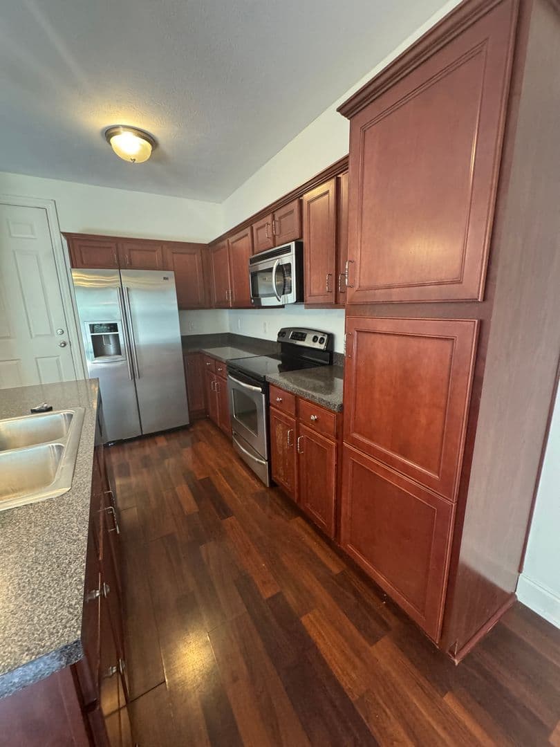 Whiteland House: 581 Beehler Dr.