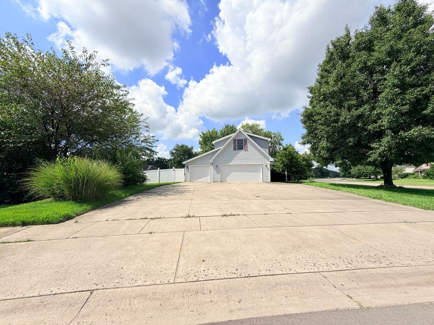 Columbus House: 2047 Parkside Dr.