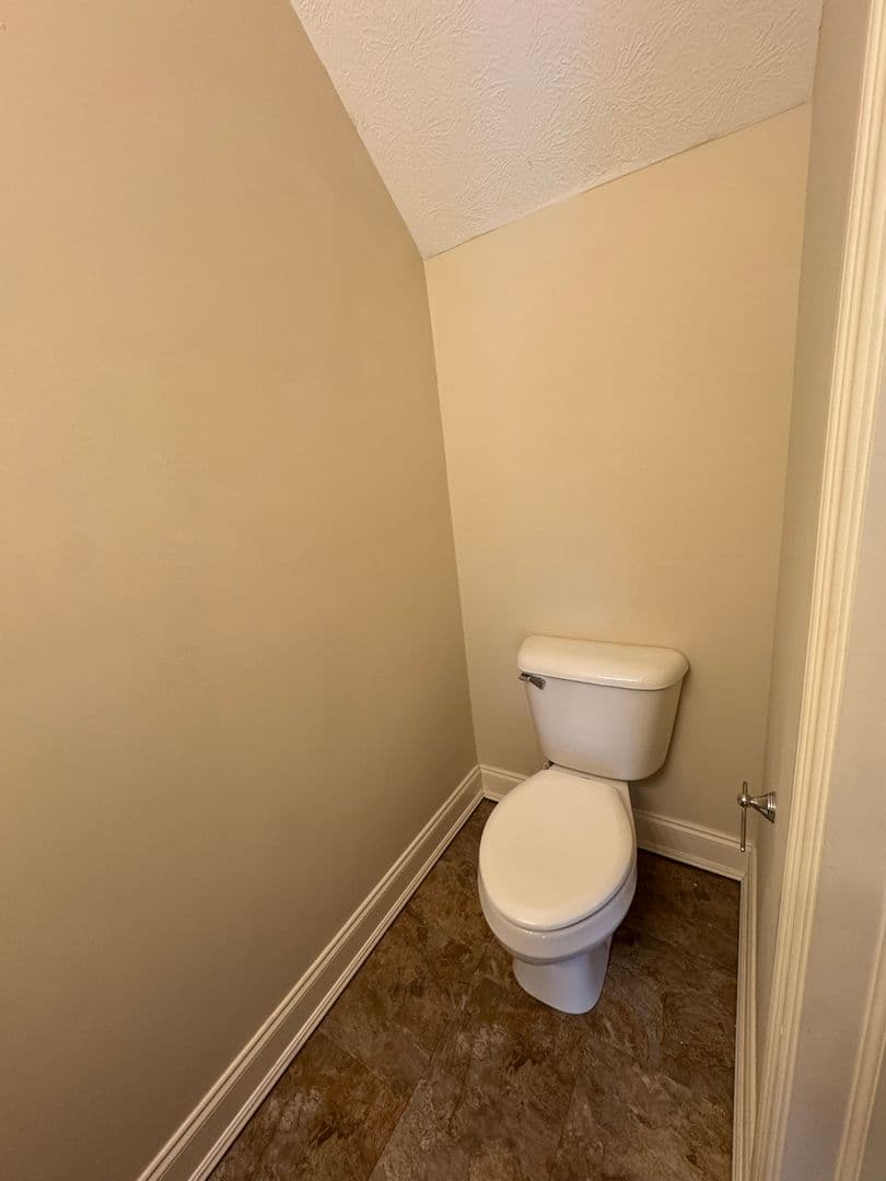 Whiteland House: 581 Beehler Dr.