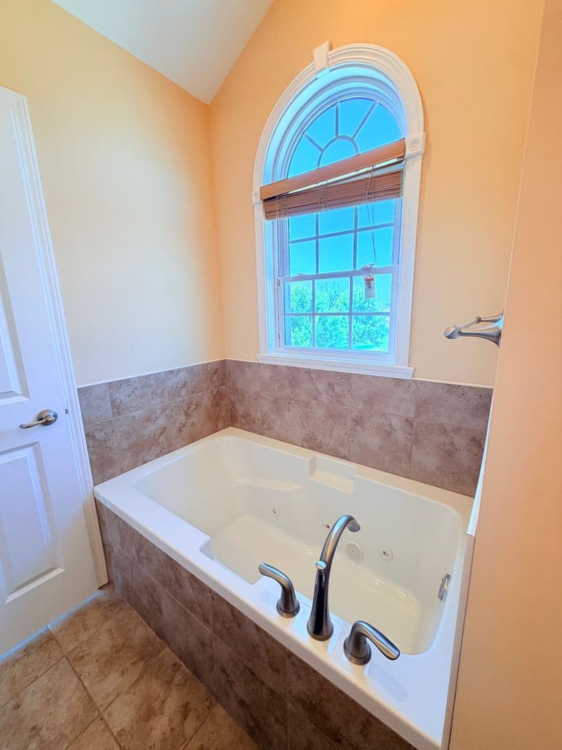 Columbus House: 2073 Pawnee Trl