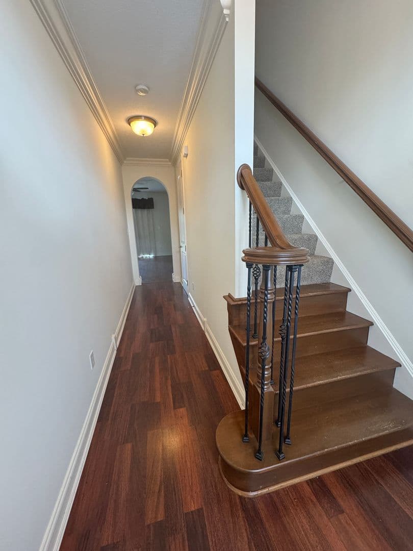 Whiteland House: 581 Beehler Dr.