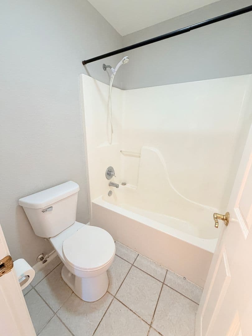 Indianapolis House: 5456 Twin Bridge Circle