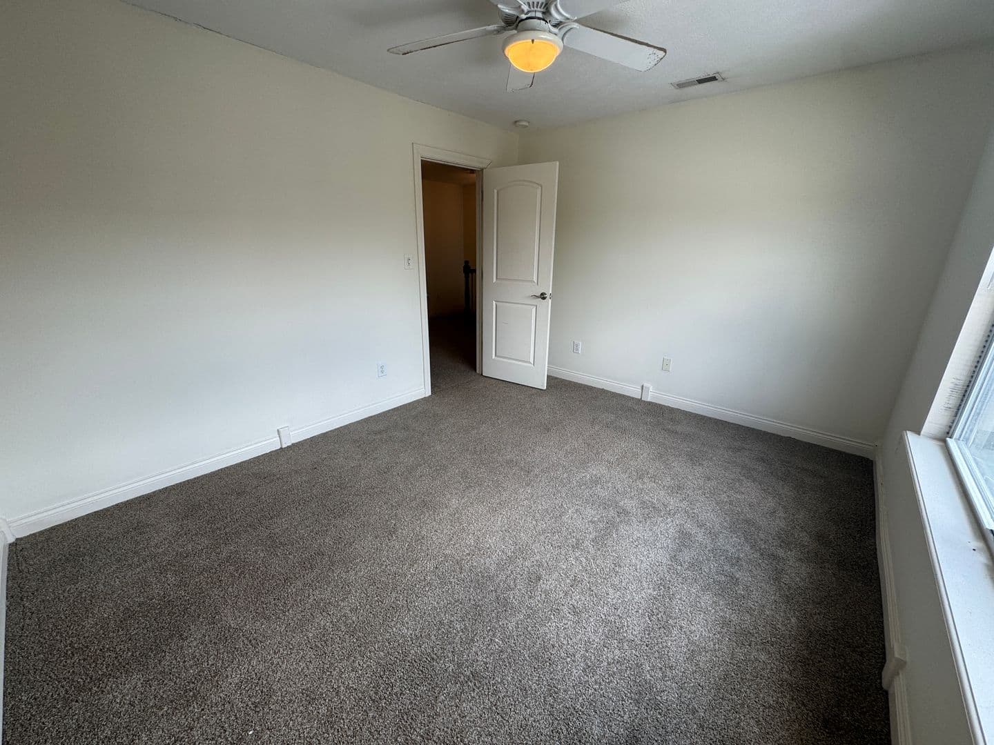 Whiteland House: 581 Beehler Dr.