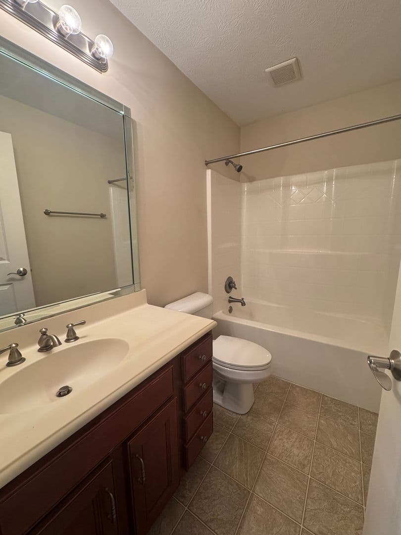 Whiteland House: 581 Beehler Dr.