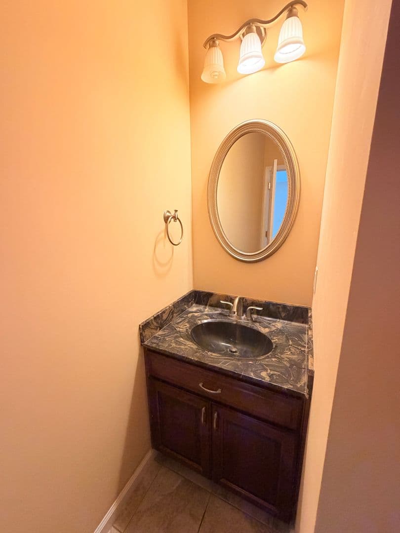 Columbus House: 2073 Pawnee Trl