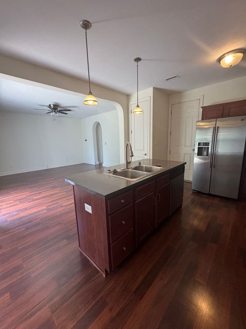 Whiteland House: 581 Beehler Dr.