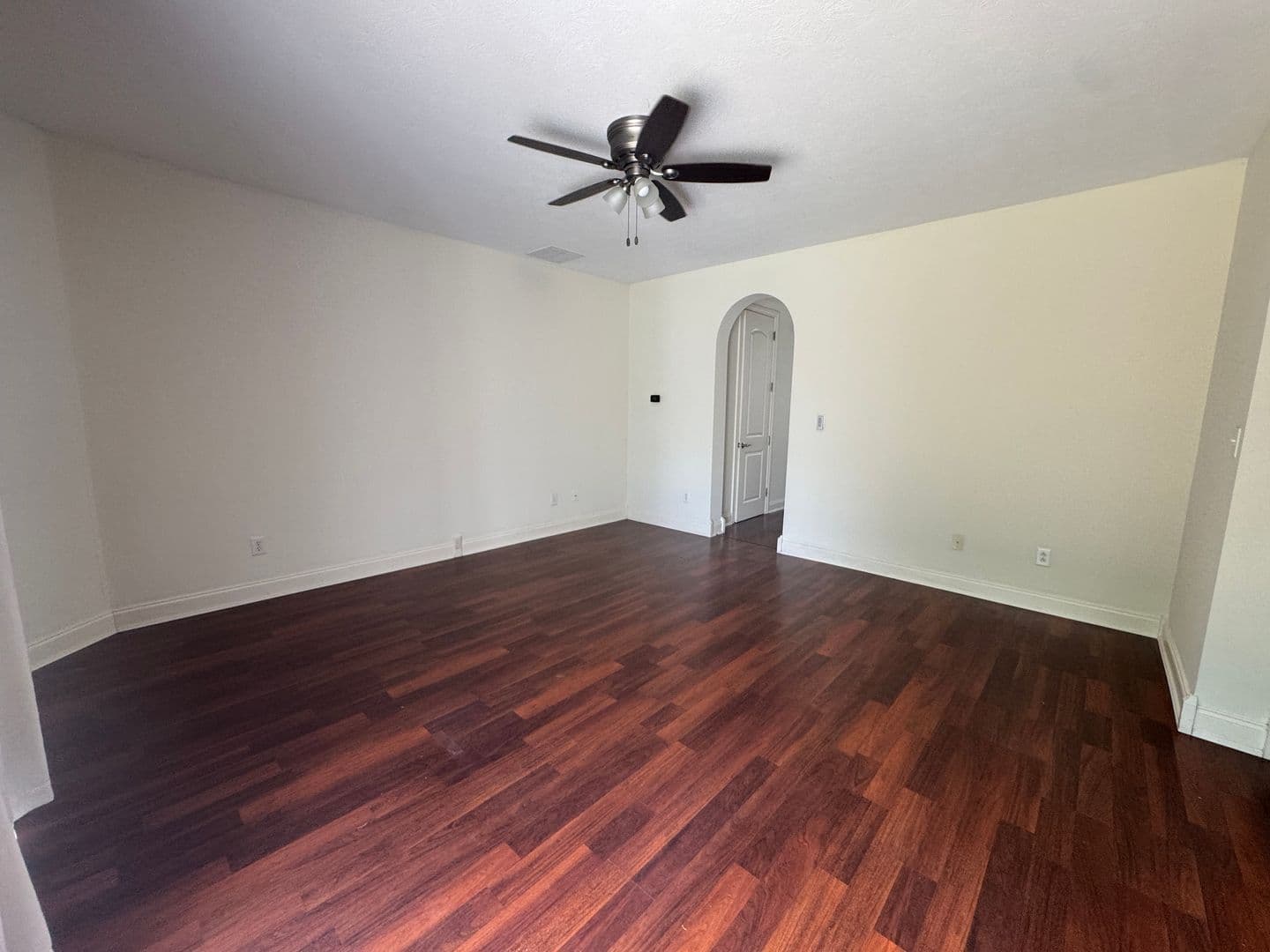 Whiteland House: 581 Beehler Dr.