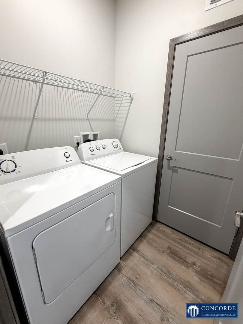 Lincoln Apartment: Adams St.