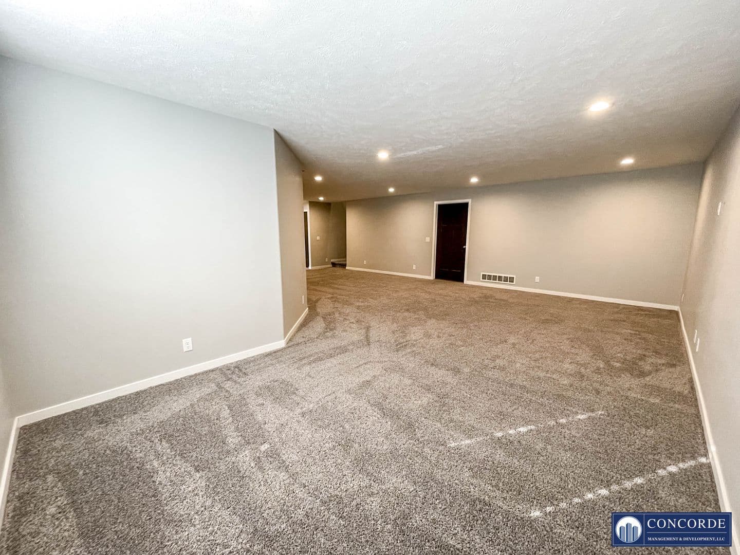 Lincoln Apartment: Yankee Woods Drive/S 78th St/Hacienda Drive