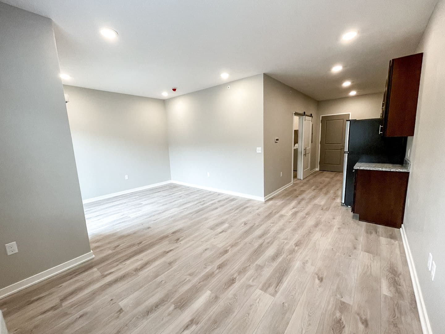 Lincoln Apartment: 620 Research Drive