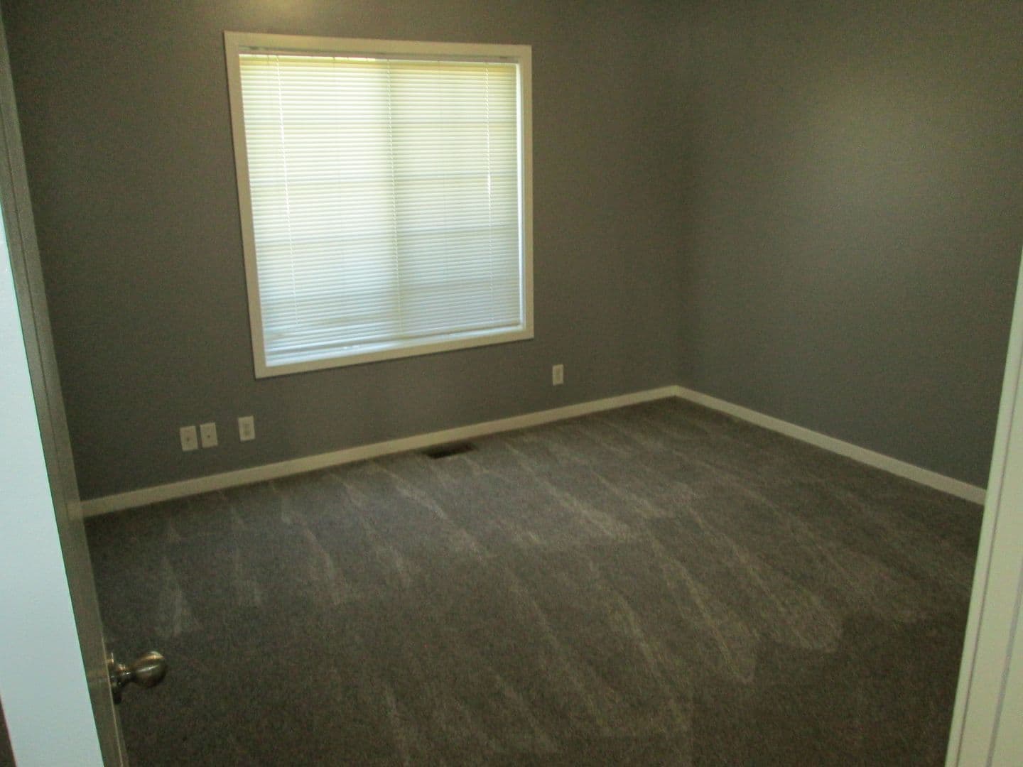 Lincoln Apartment: 6945