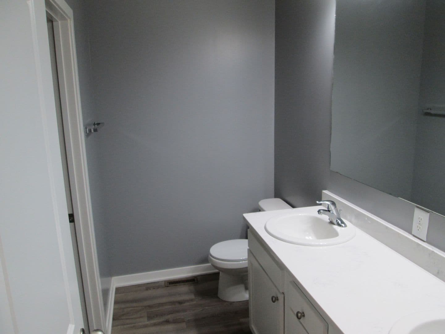 Lincoln Apartment: 6945