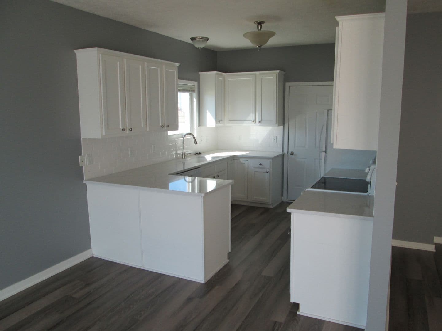 Lincoln Apartment: 6945