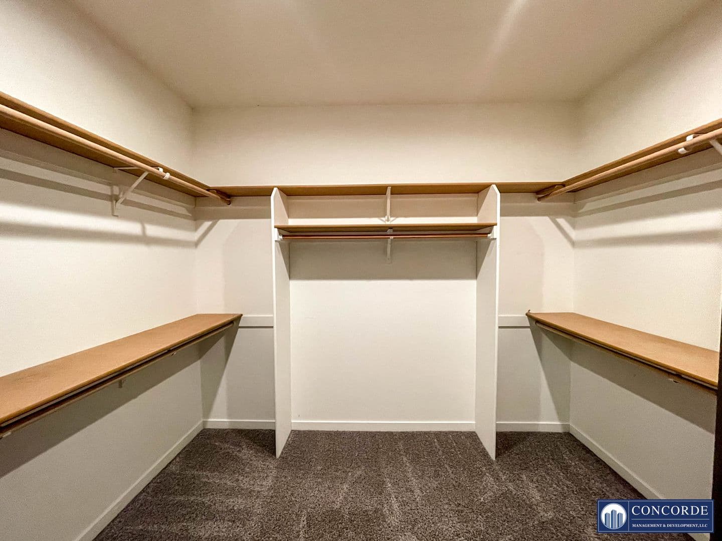 Lincoln Apartment: Yankee Woods Drive/S 78th St/Hacienda Drive