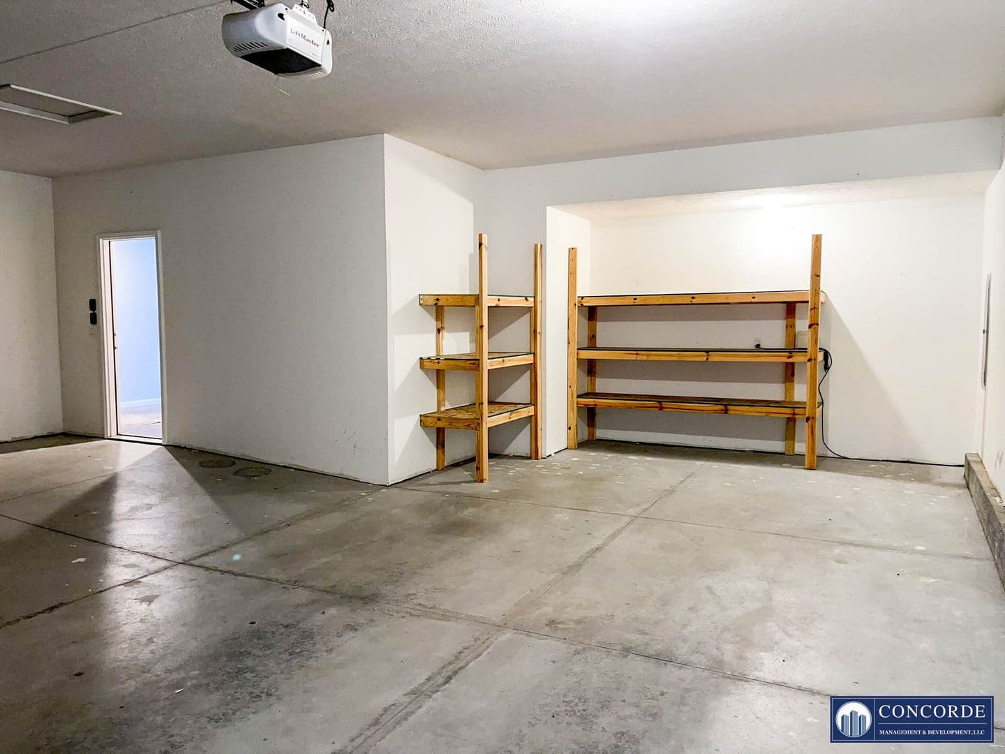 Lincoln Apartment: Yankee Woods Drive/S 78th St/Hacienda Drive