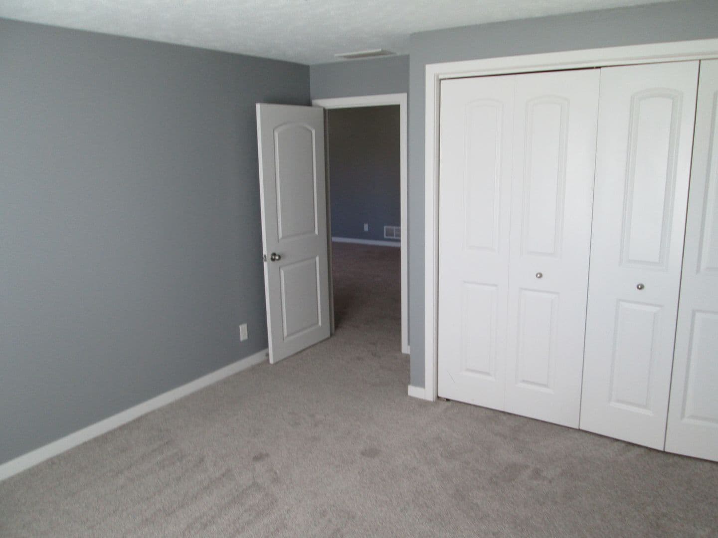 Lincoln Apartment: 6945