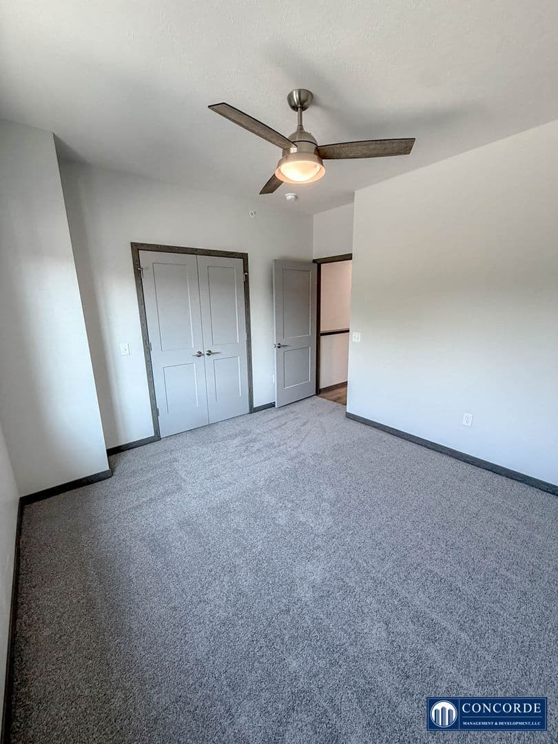 Lincoln Apartment: Adams St.
