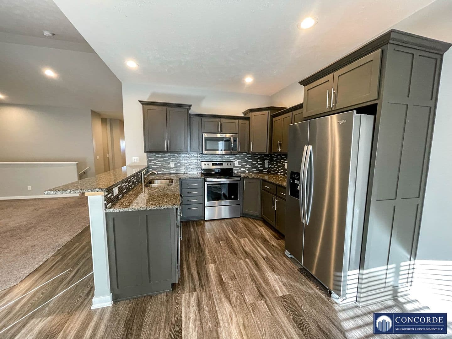 Lincoln Apartment: Yankee Woods Drive/S 78th St/Hacienda Drive