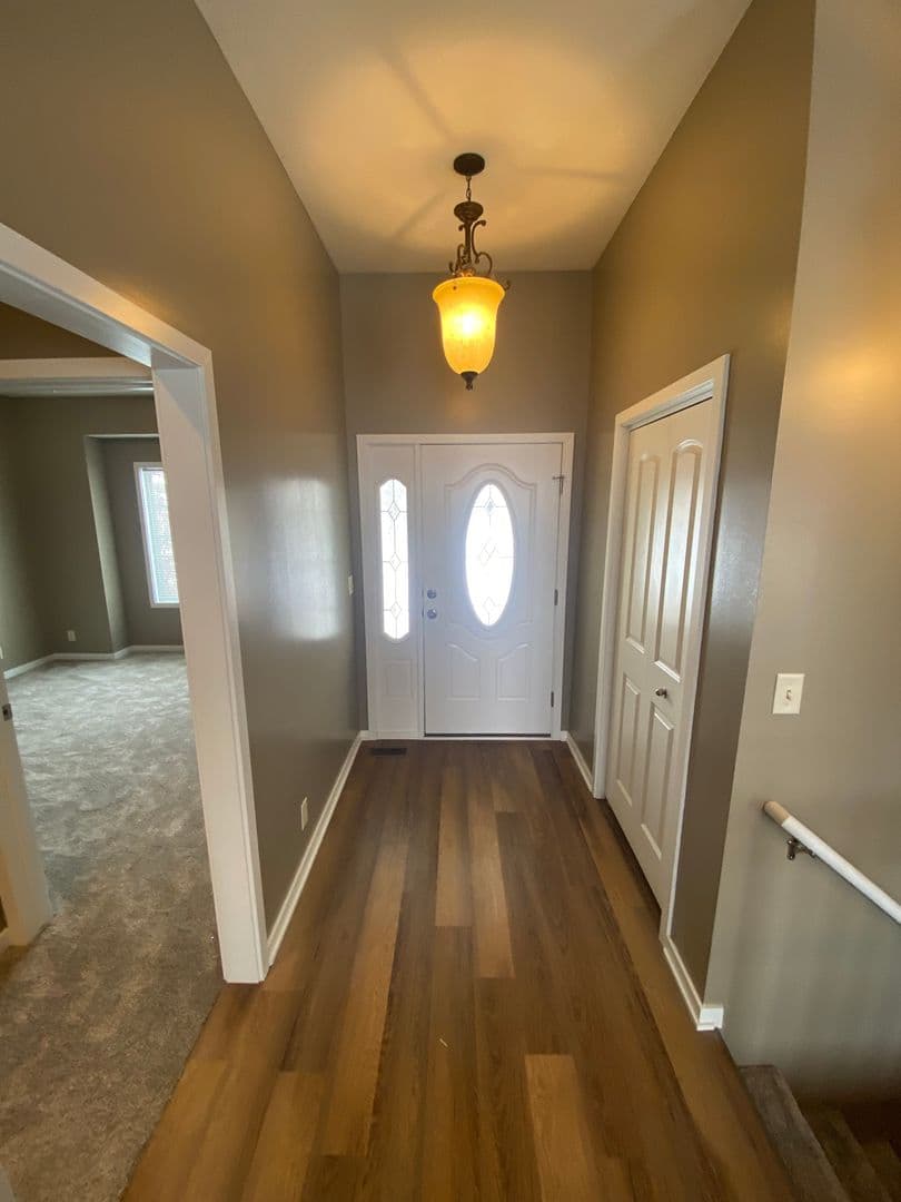 Lincoln Apartment: 6945