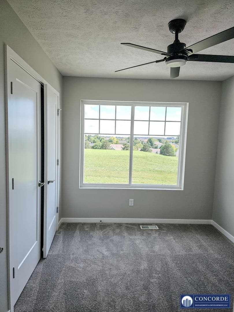 Lincoln Apartment: 9427 Duckhorn Dr