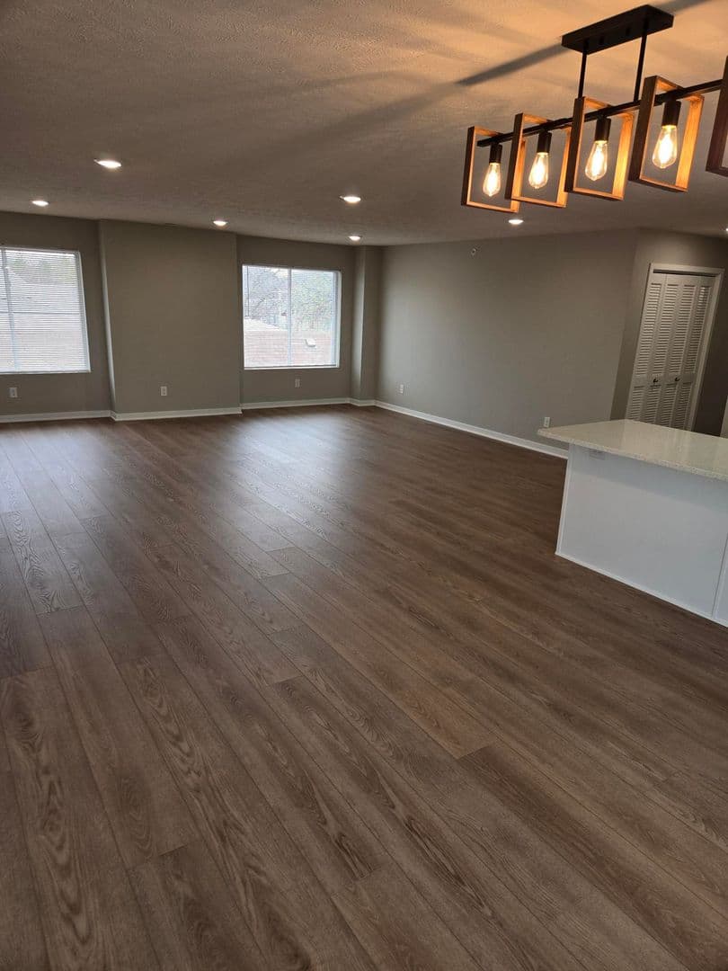 Lincoln Apartment: 1515 F Street