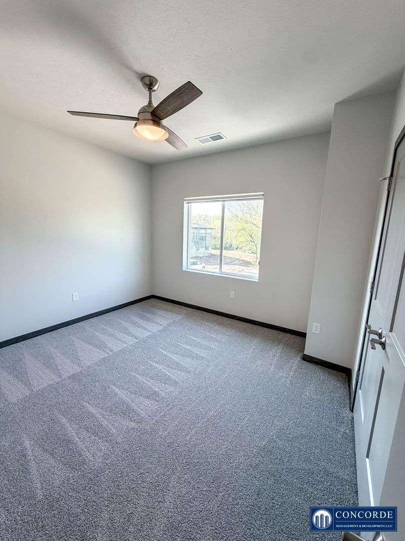 Lincoln Apartment: Adams St.