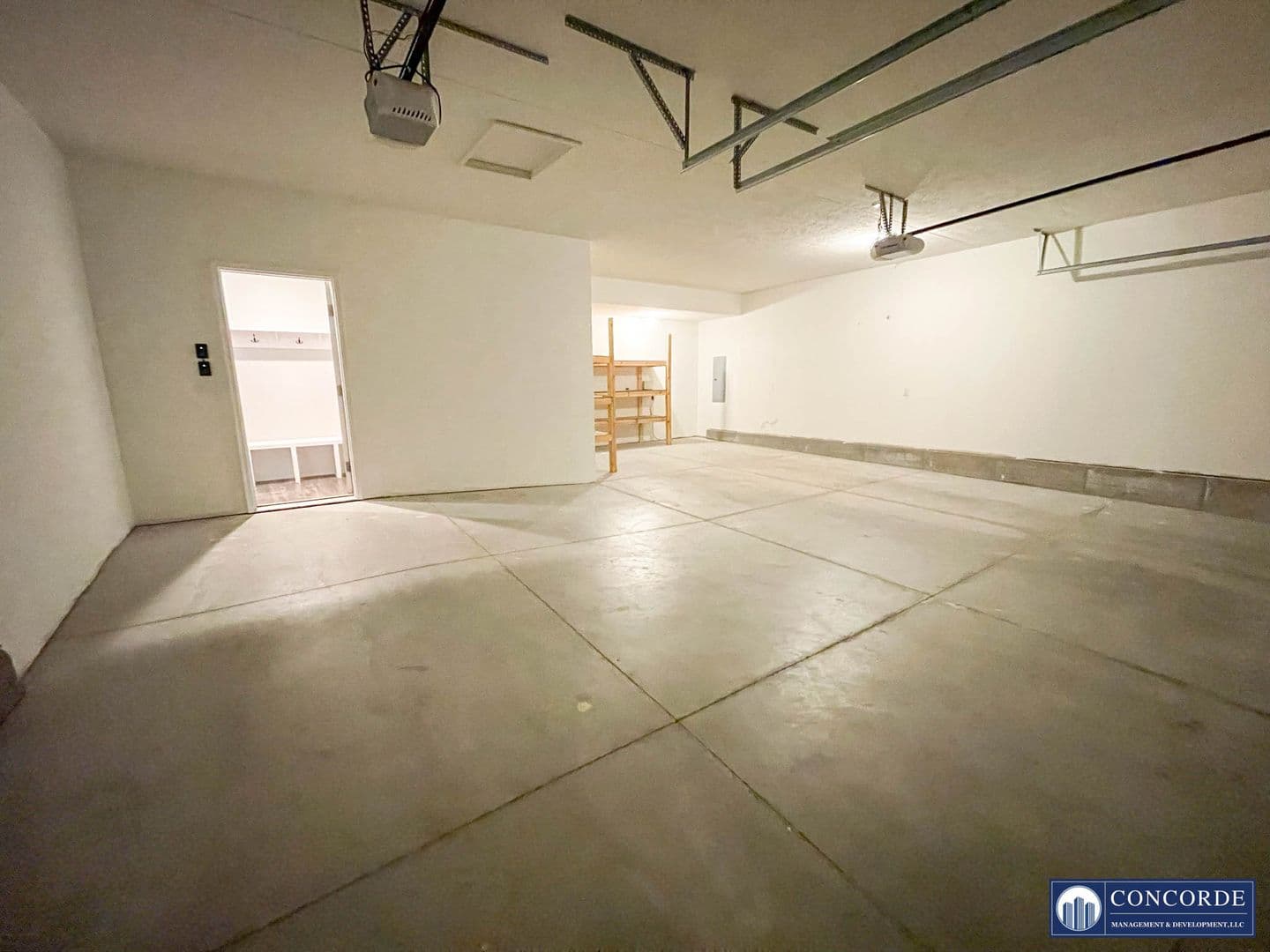 Lincoln Apartment: Yankee Woods Drive/S 78th St/Hacienda Drive