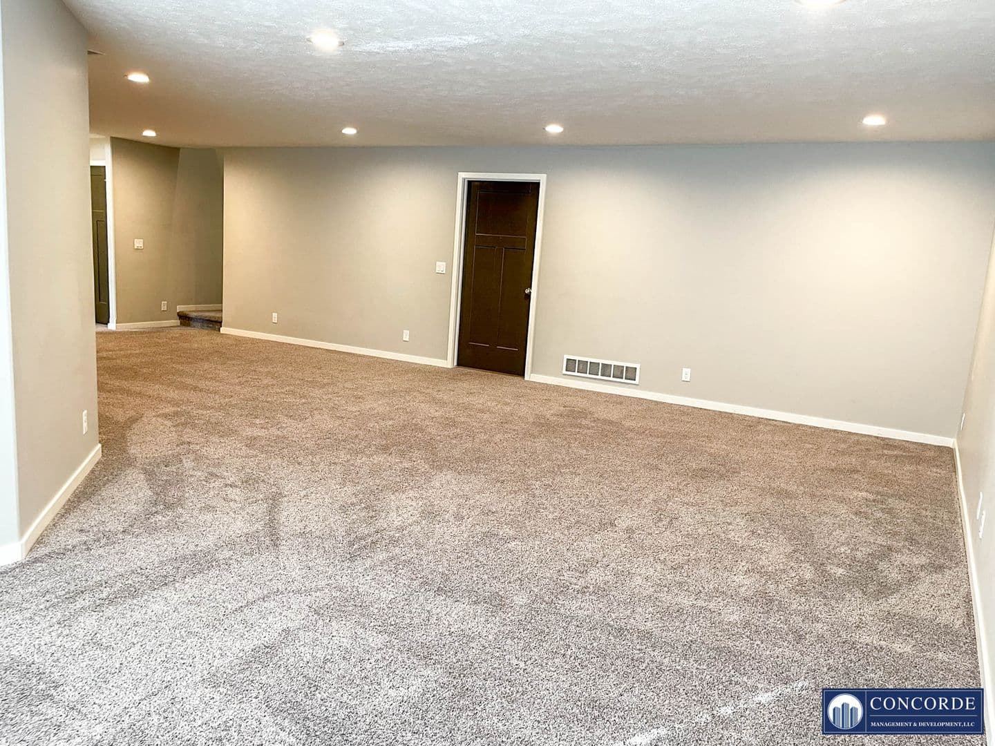 Lincoln Apartment: Yankee Woods Drive/S 78th St/Hacienda Drive