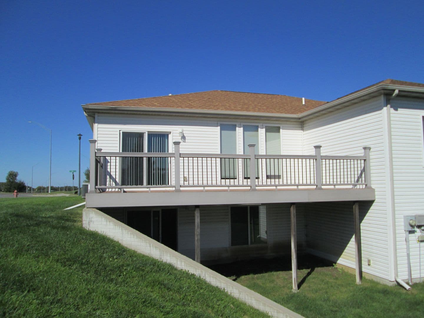 Lincoln Apartment: 6945