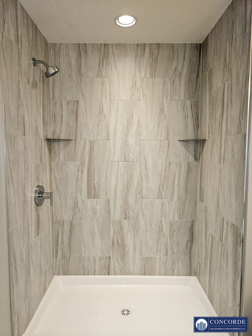 Lincoln Apartment: 9427 Duckhorn Dr