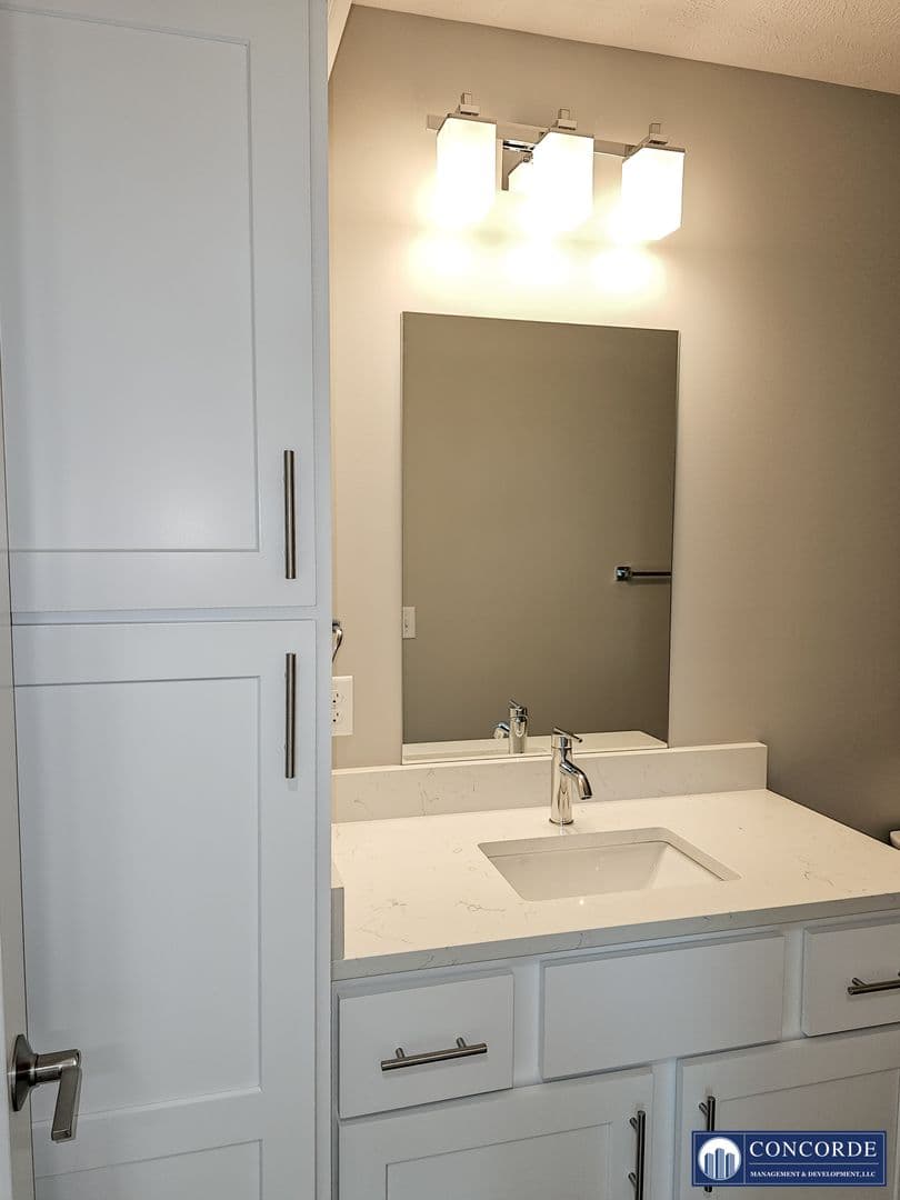 Lincoln Apartment: 9427 Duckhorn Dr