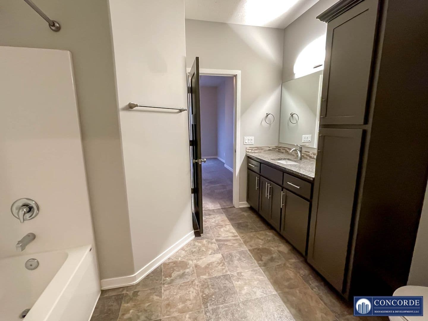 Lincoln Apartment: Yankee Woods Drive/S 78th St/Hacienda Drive