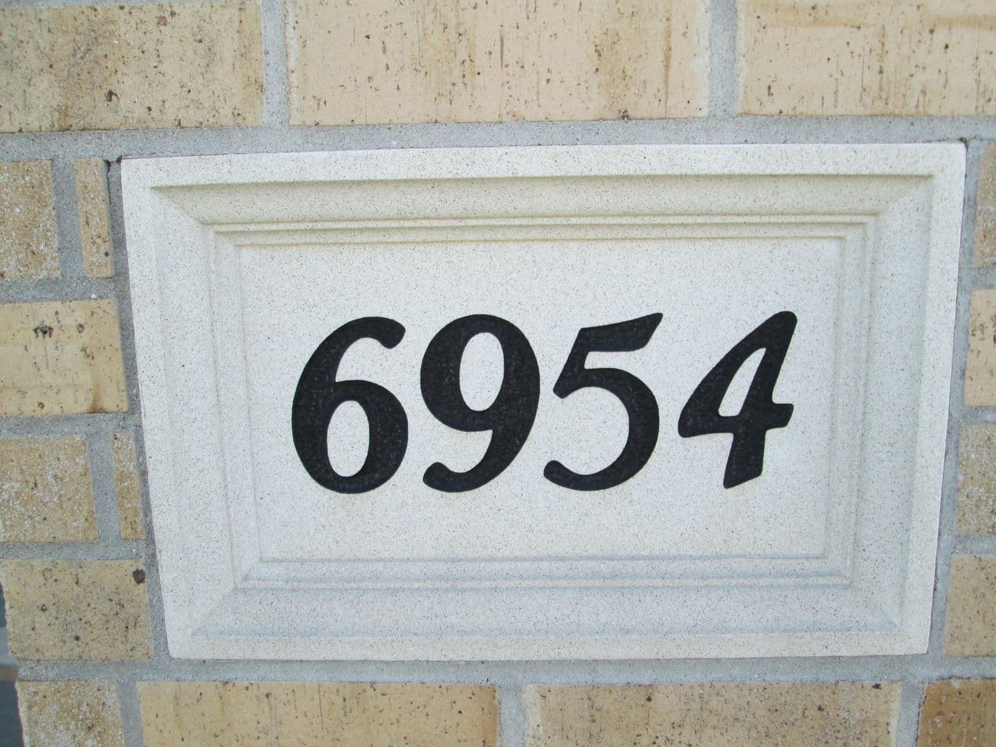 Lincoln Apartment: 6945