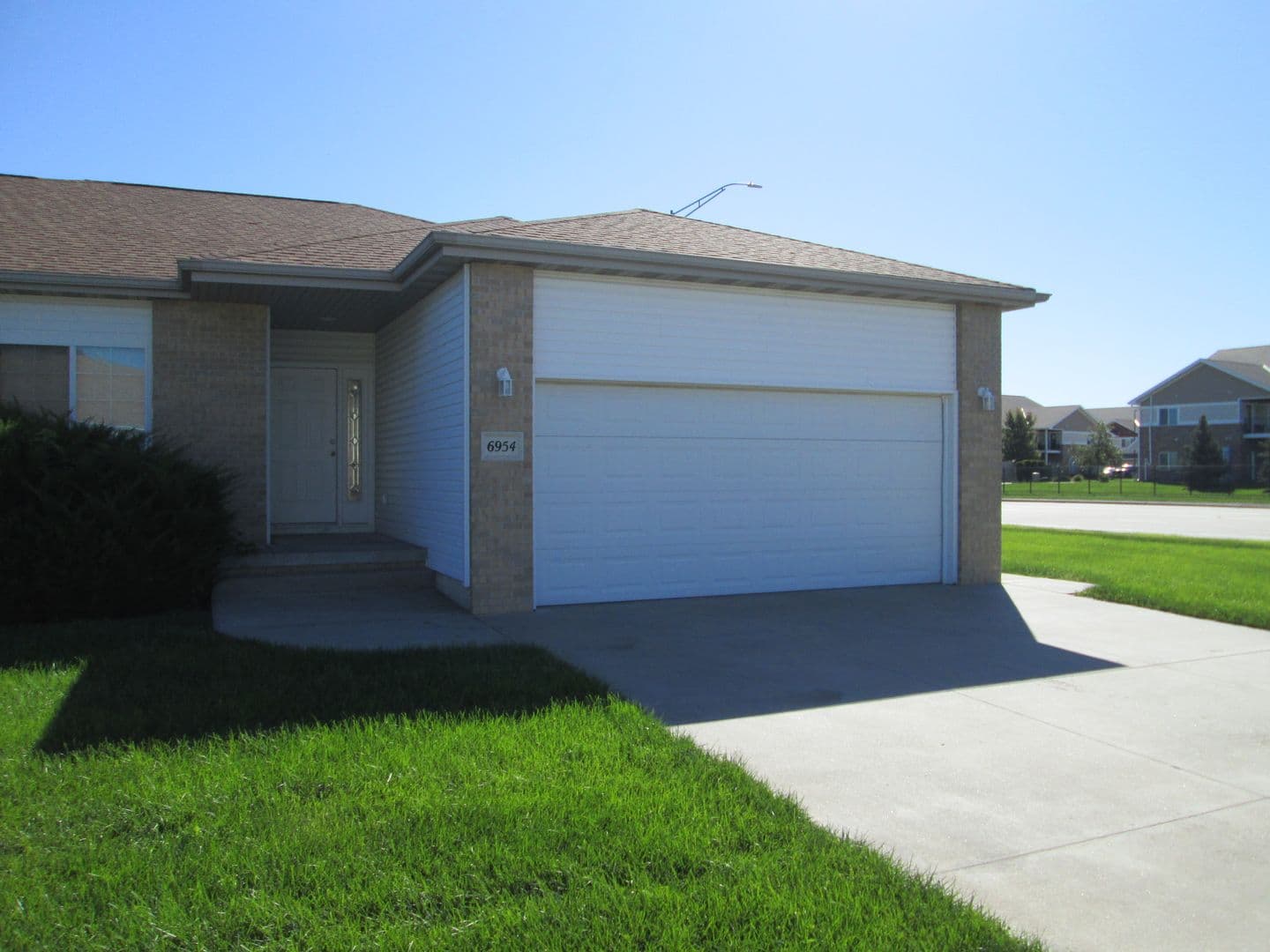 Lincoln Apartment: 6945