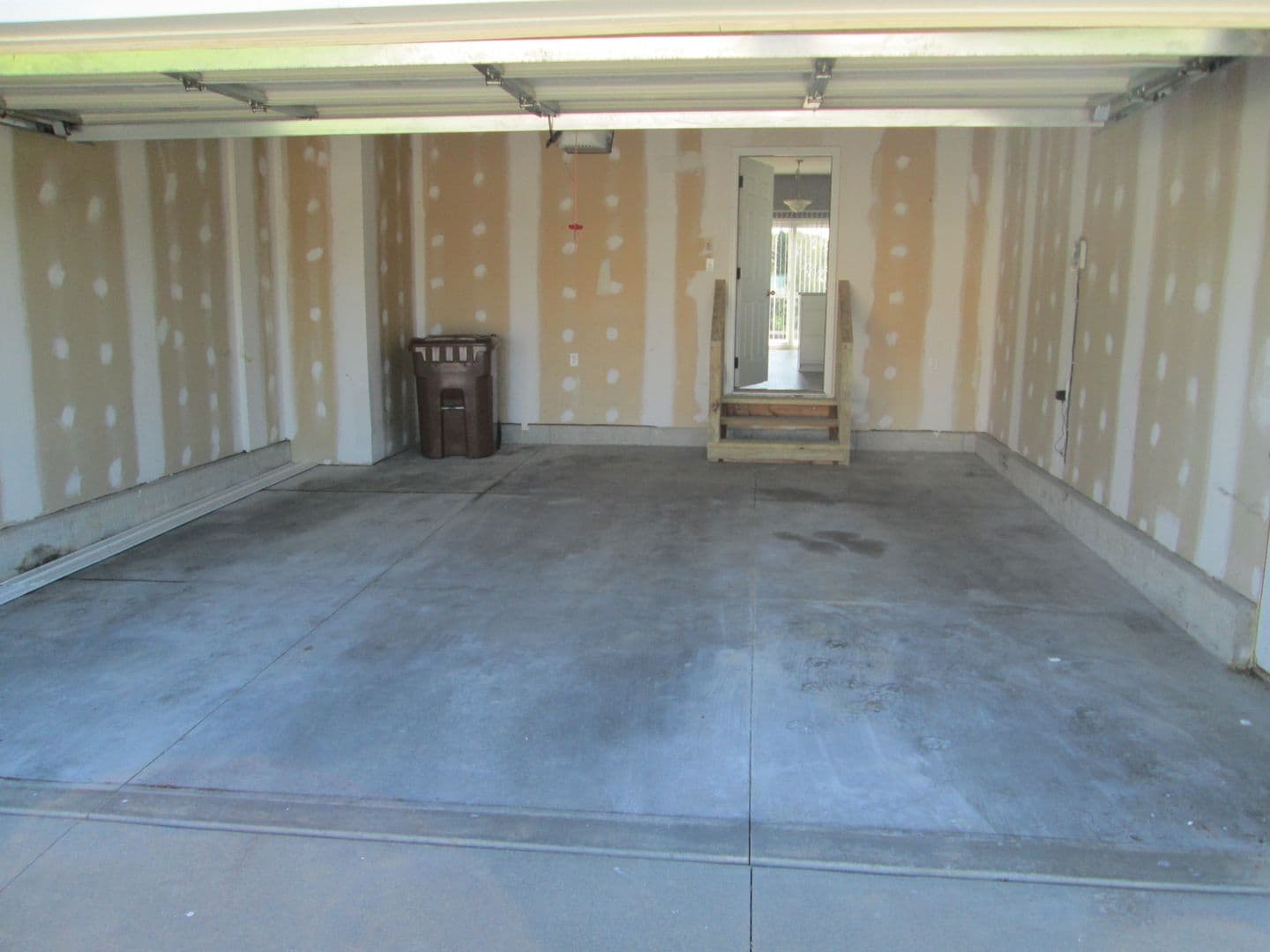 Lincoln Apartment: 6945