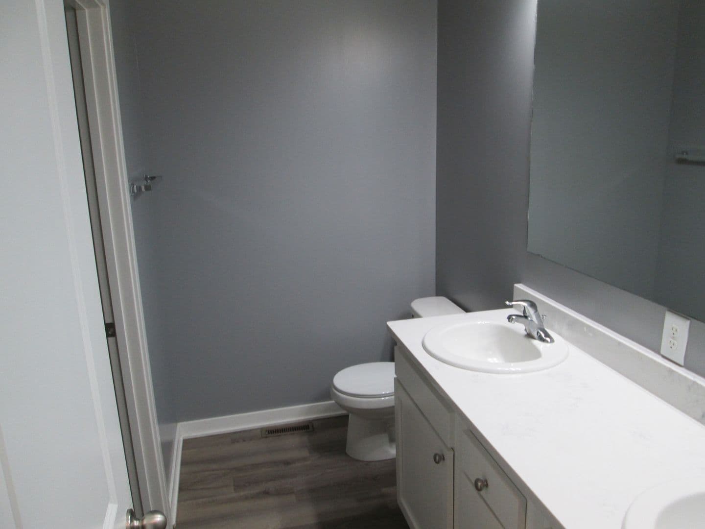 Lincoln Apartment: 6945